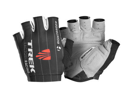 glove01.jpg