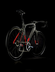 TK16_P1_Madone_Beauty_00_edit_low.jpg